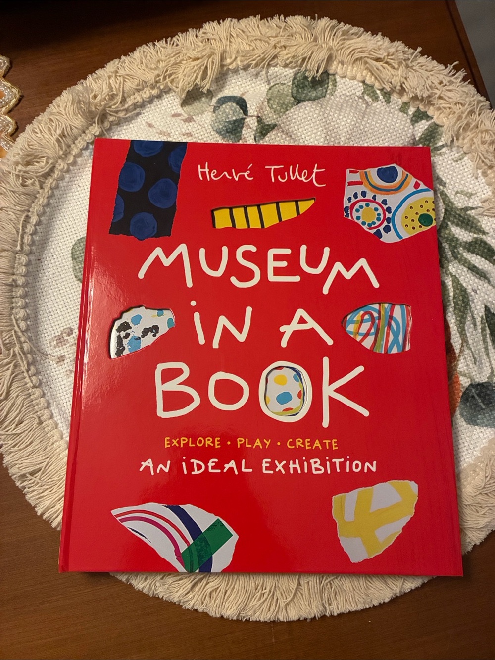 Museum in a Book - Red Kids Learning Toy